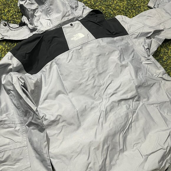 The North Face Vintage Men's Grey Jacket (S) - Picture 10 of 12